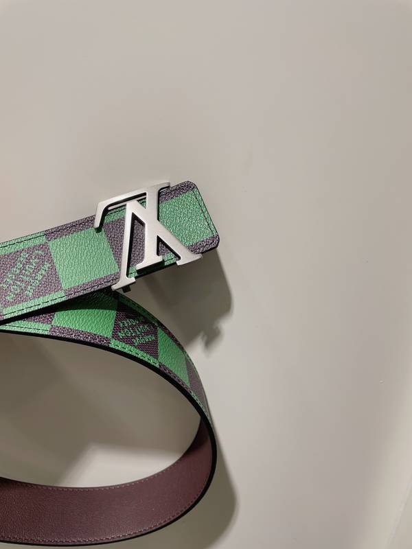 Louis Vuitton 40MM Belt LVB00338